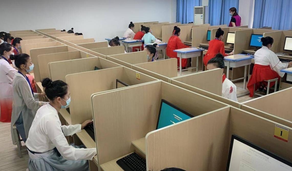 高考530分推荐上什么大学,高考成绩不好报什么专业就业容易