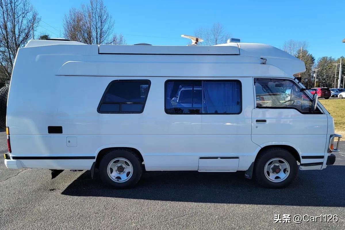 1988丰田HiAceCamper4x4