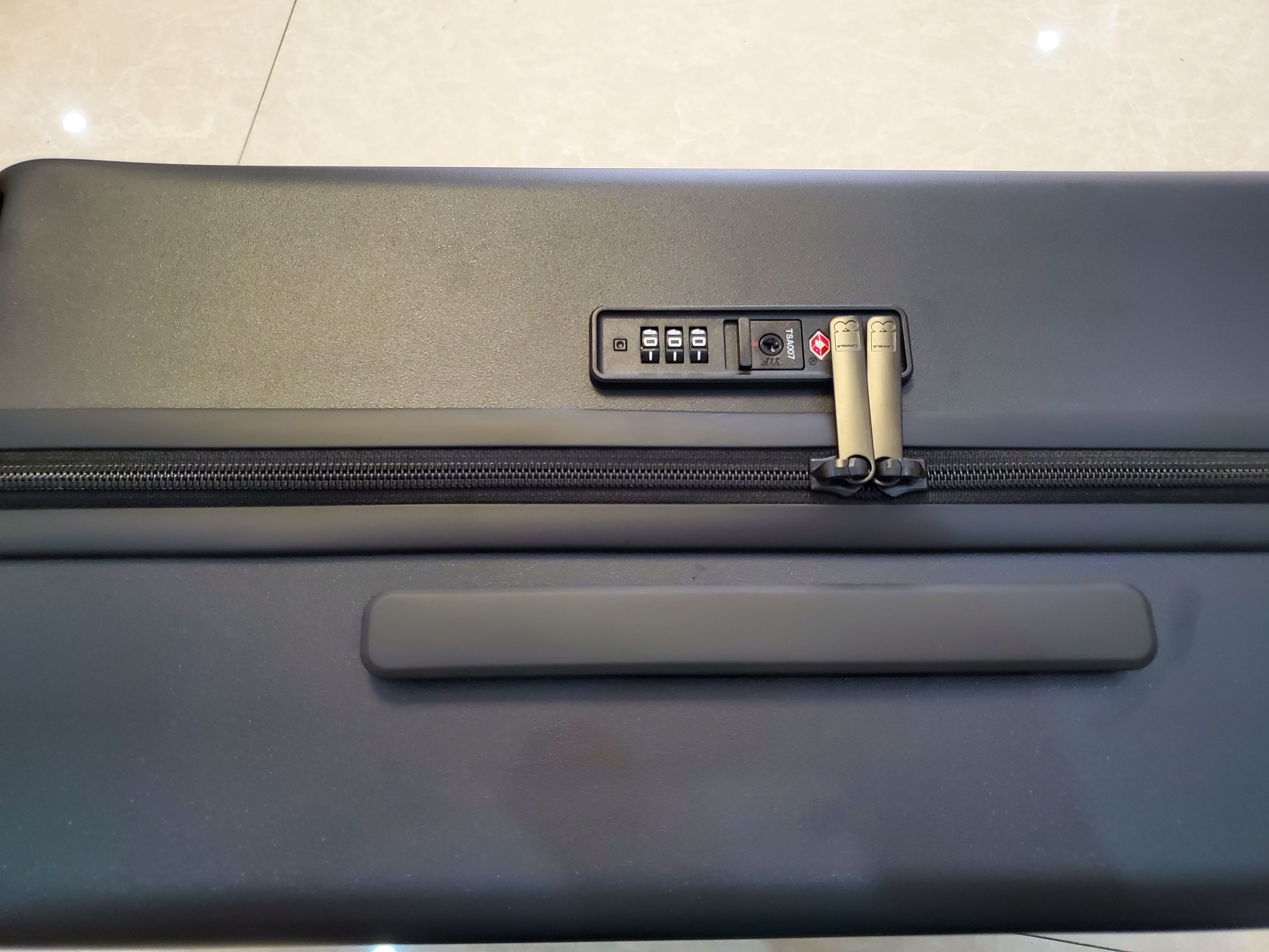 高品质行李箱地平线8号,精美行李箱地平线8号