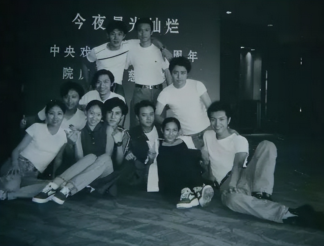 靳东职场沉稳内涵,靳东霸气回应金星