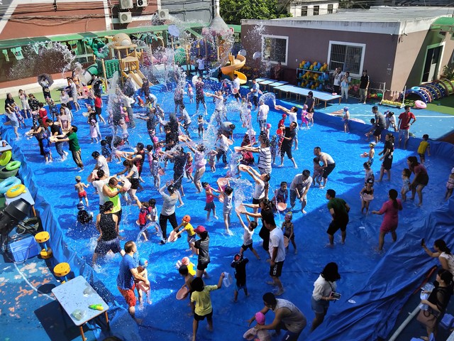 云南泼水节消防车,云南泼水节视频