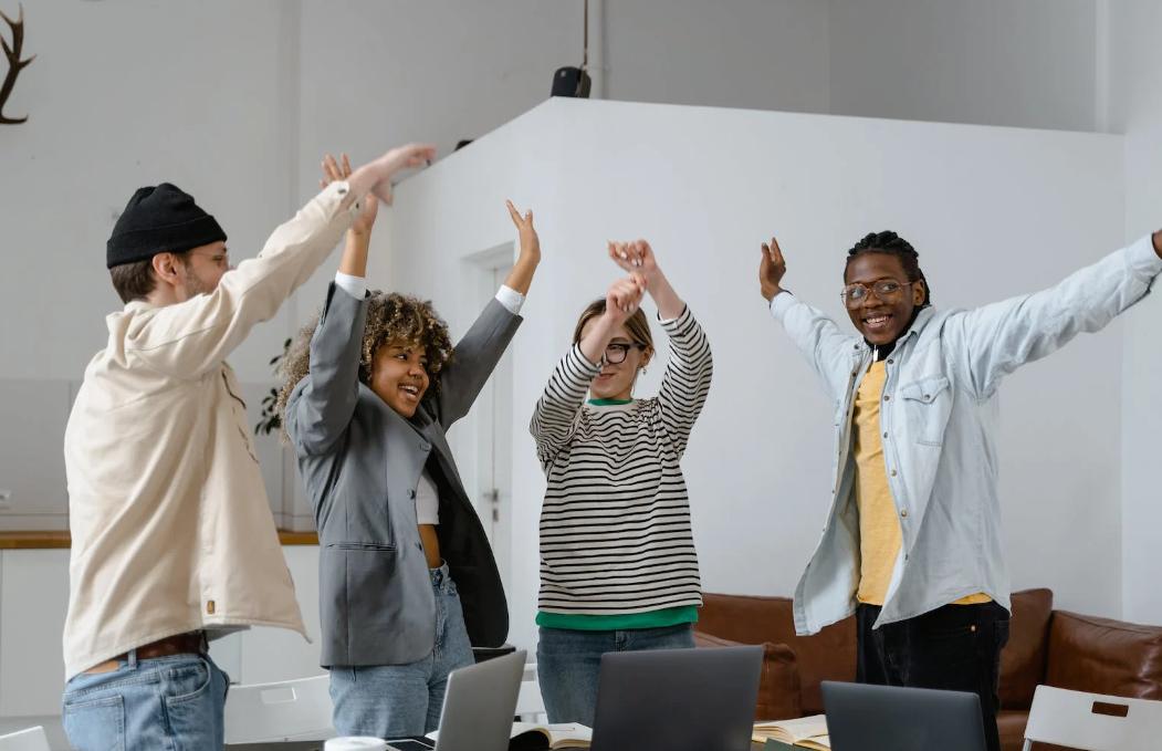 当下社会如何坚定理想信念,年轻人该树立什么样的理想和信念