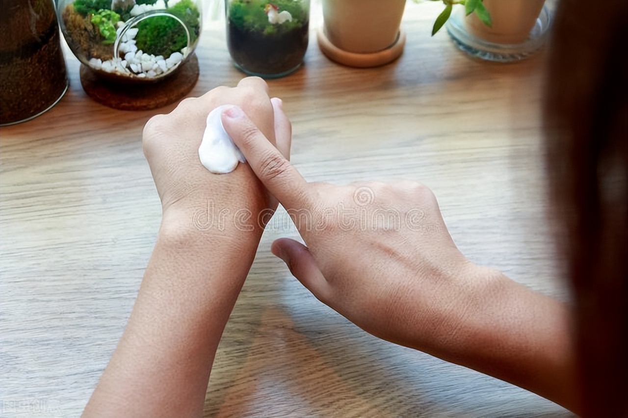 过期护手霜扔了太可惜,过期护手霜可以做什么