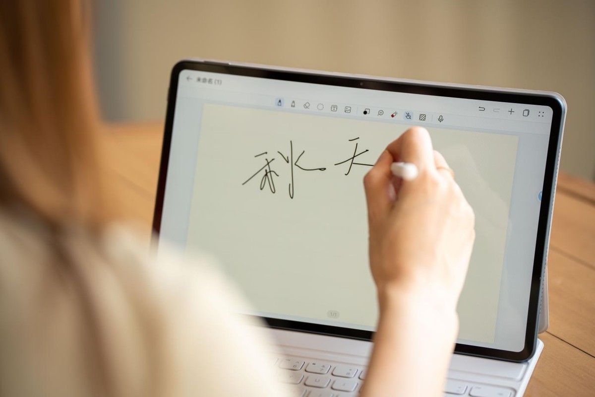 huaweimatepadpro11旗舰和性能版,华为平板matepadpro12.6开箱测评