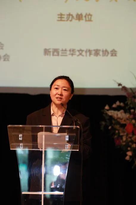 中华文学之花绽放新西兰新西兰举行第四届冯蕴珂文学奖颁奖典礼