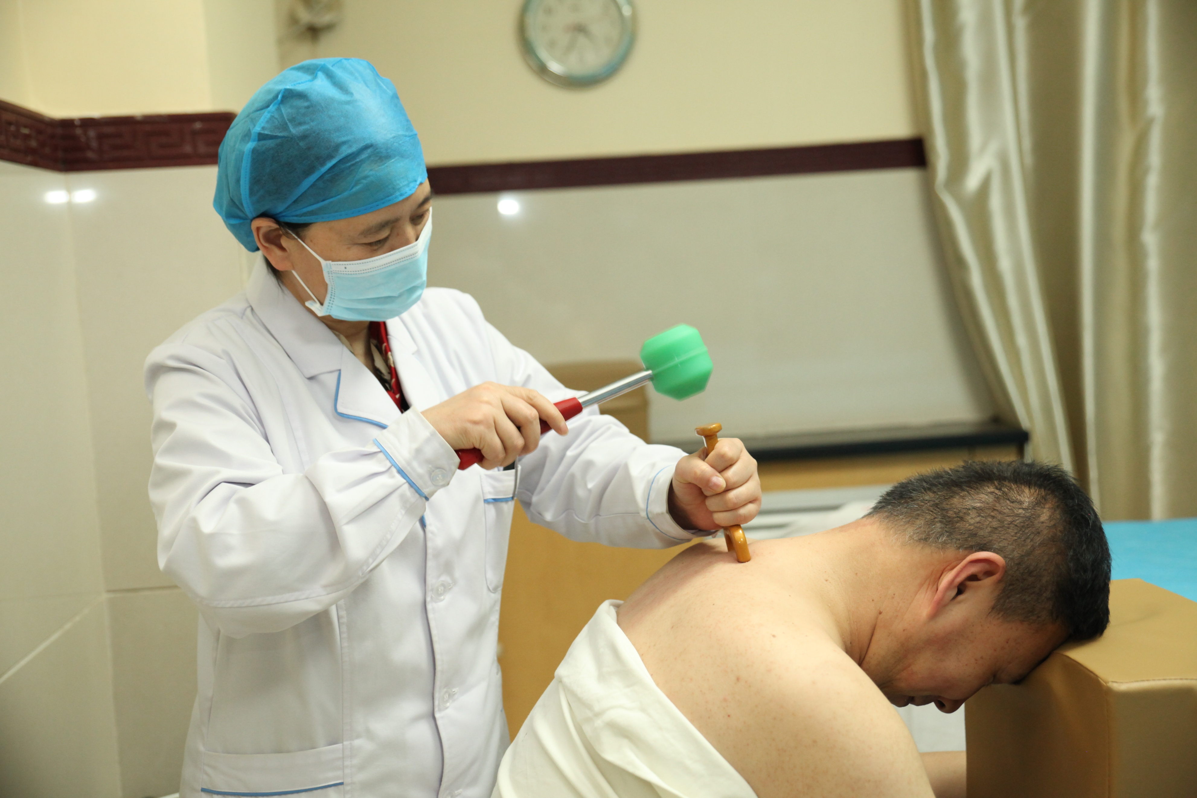 魅力陕西|被判“视力不可逆”的重症患者在中医针灸中重获光明——“最美医生”高静的针灸故事