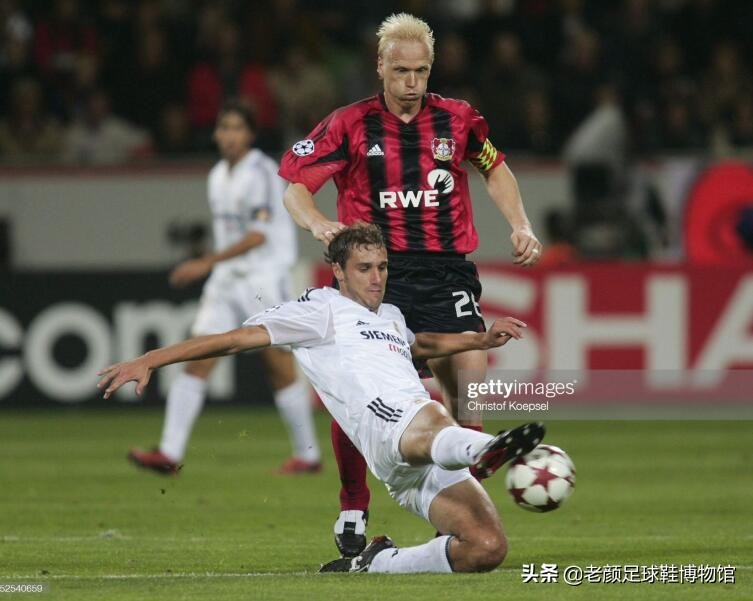 难道是卡尔美的错，被银河战舰坑惨的球员，为什么都穿joma球鞋