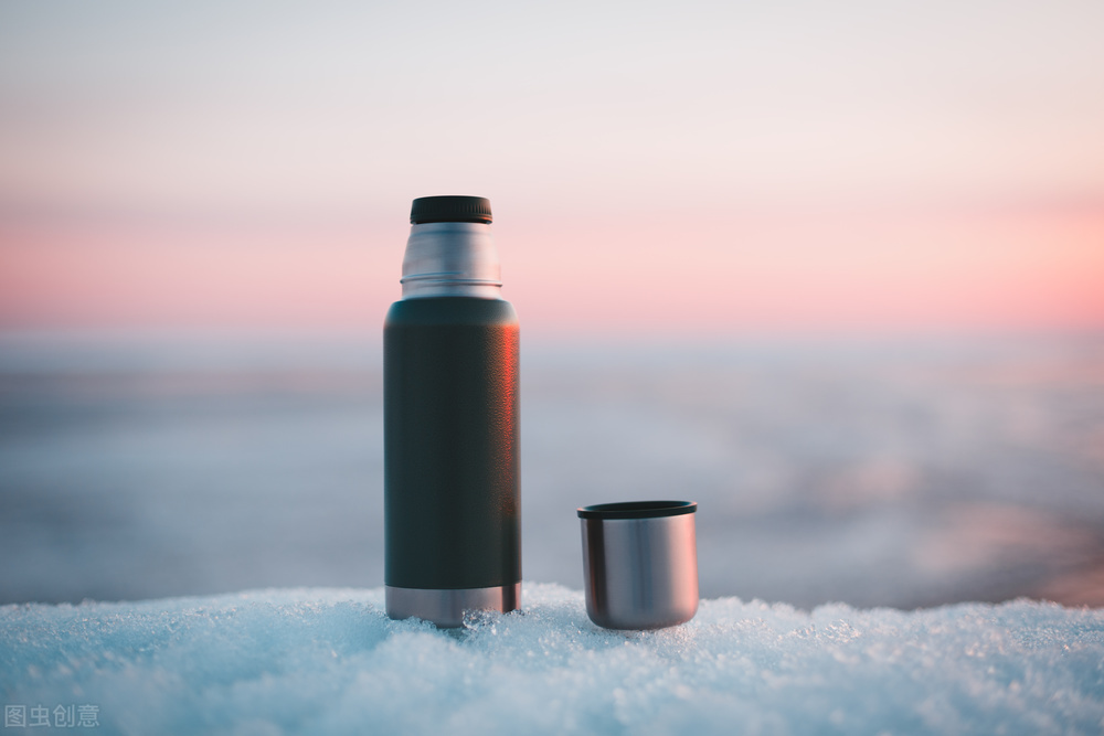 保温杯变毒水是怎么回事,央视曝光19种保温杯温水变毒水