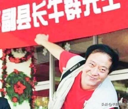 李副局长：到底是公务员中的明星，还是明星中的公务员？