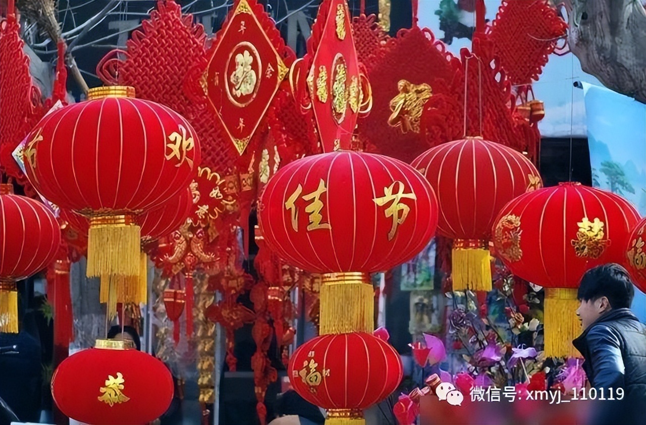 长毛的鸡肉丸子,淹制的鸡肉有点长毛还能吃吗