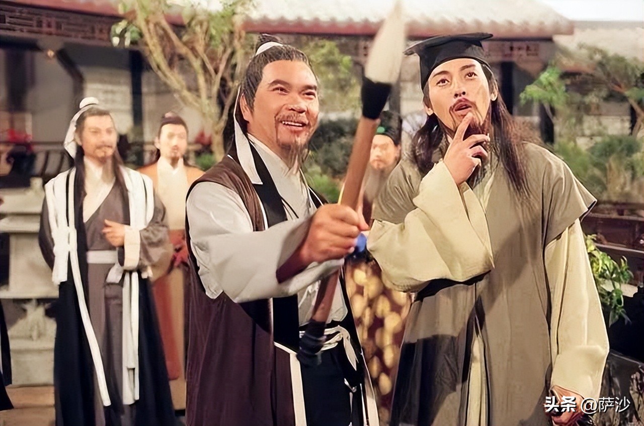 东方不败夺了教主之位,东方不败被谁所杀