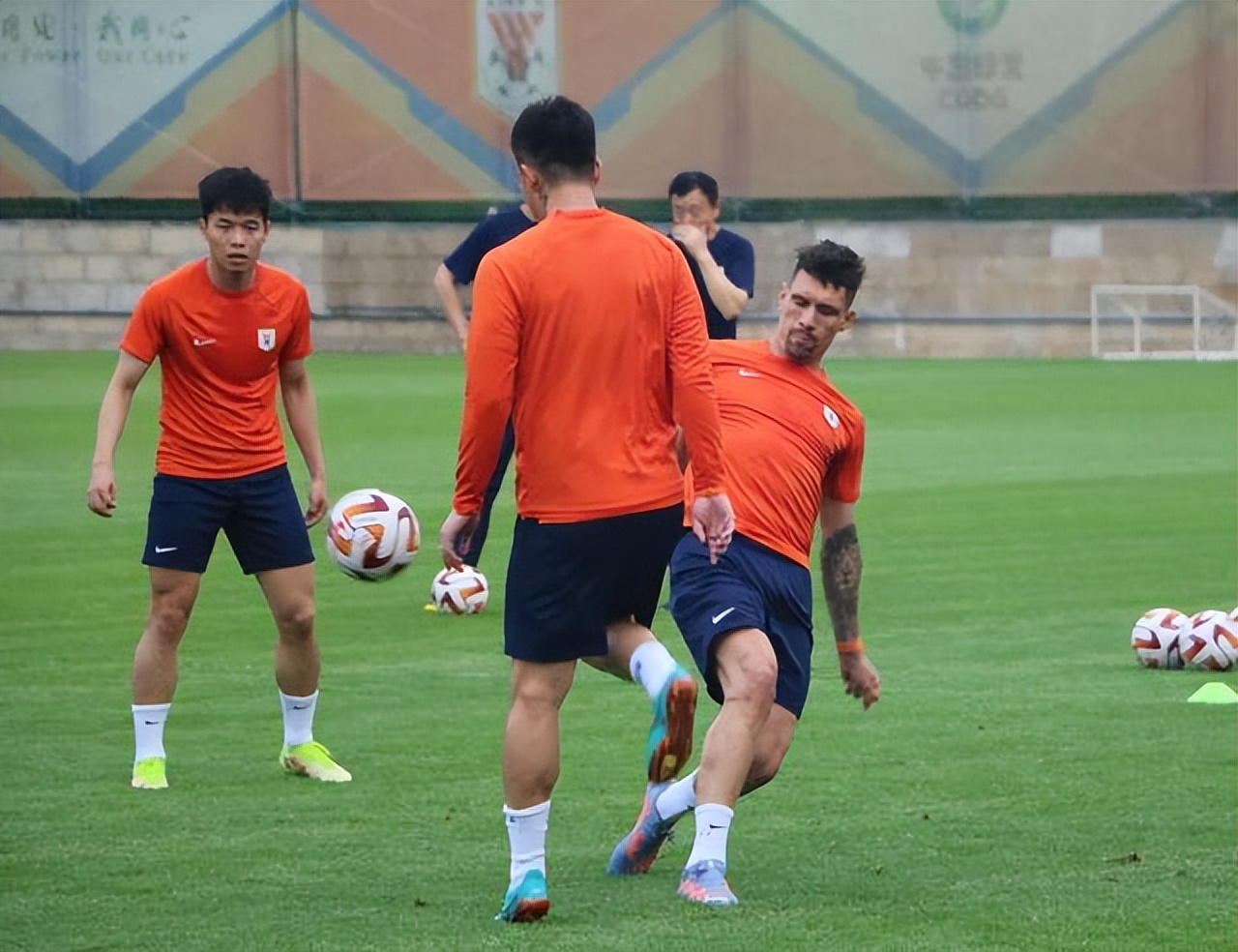 崔康熙和李铁谁是归化之父,中国足协有意崔康熙