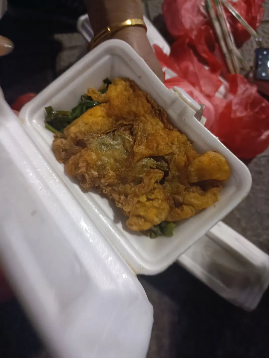 三和青年调查实录：龙华汽车站，这里是深圳最特殊的地方