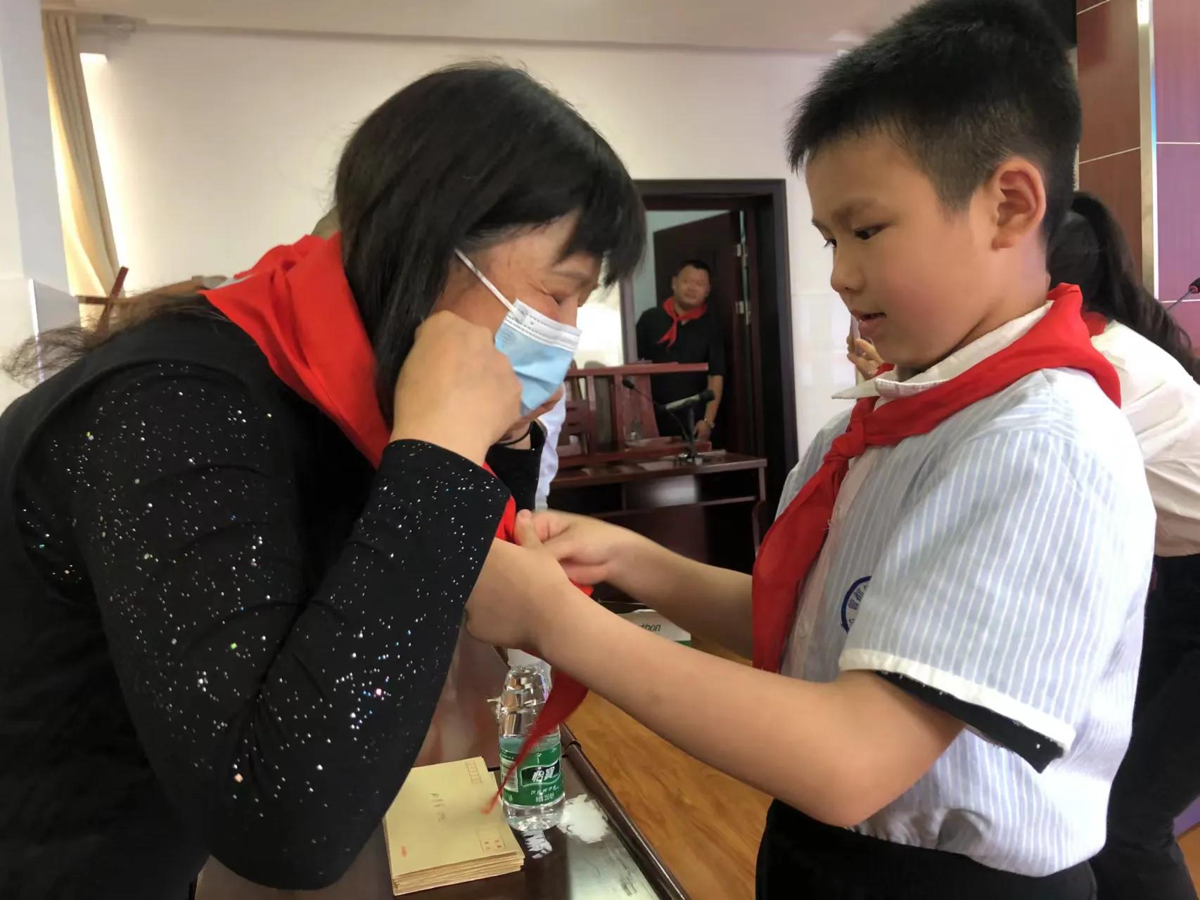 爱心志愿者开展送温暖活动,心连心爱心志愿者公益活动