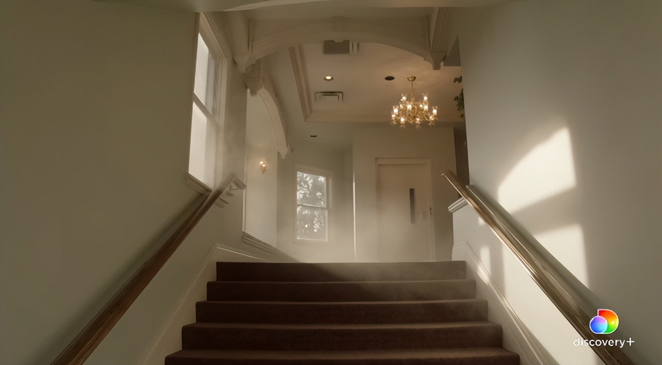 狠人！多伦多四口之家$60万买下殡仪馆，已经入住一年