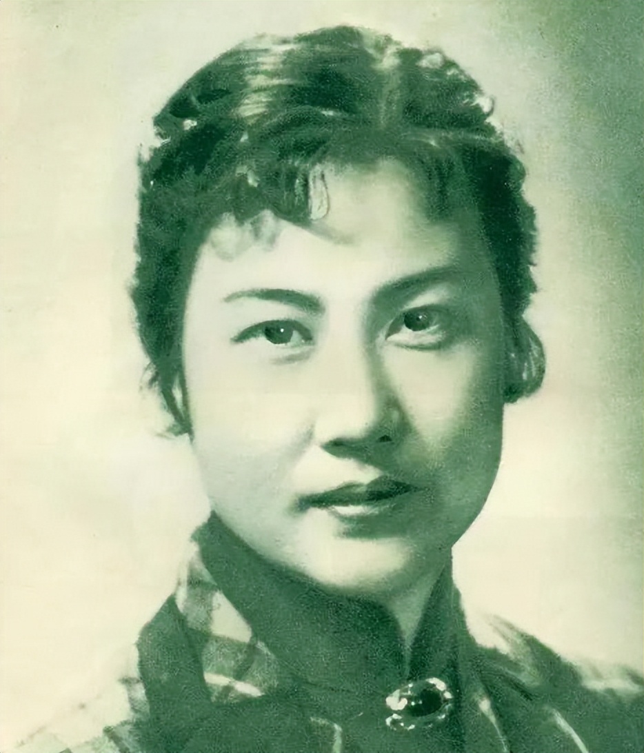 八位健在的老演员,18位已故的老演员有哪些