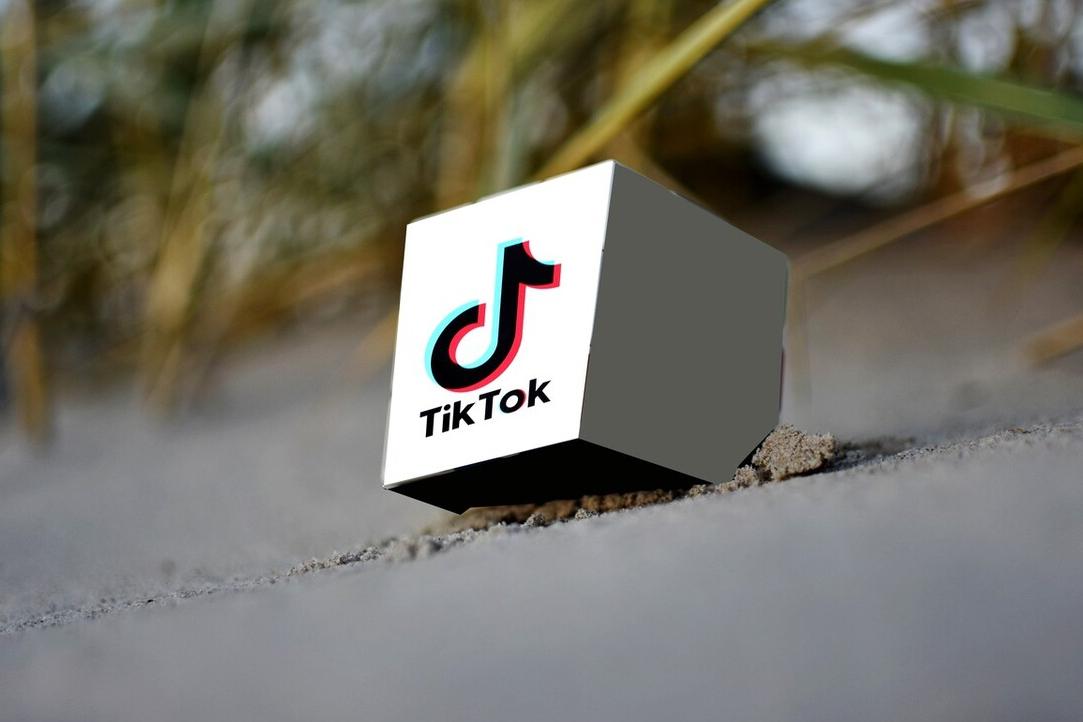 抖音短视频怎么分享到自己抖音里,抖音短视频怎么添加自己的抖音号