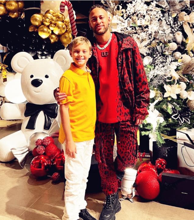 巨星内马尔究竟有几个女友呀,内马尔巨星系列