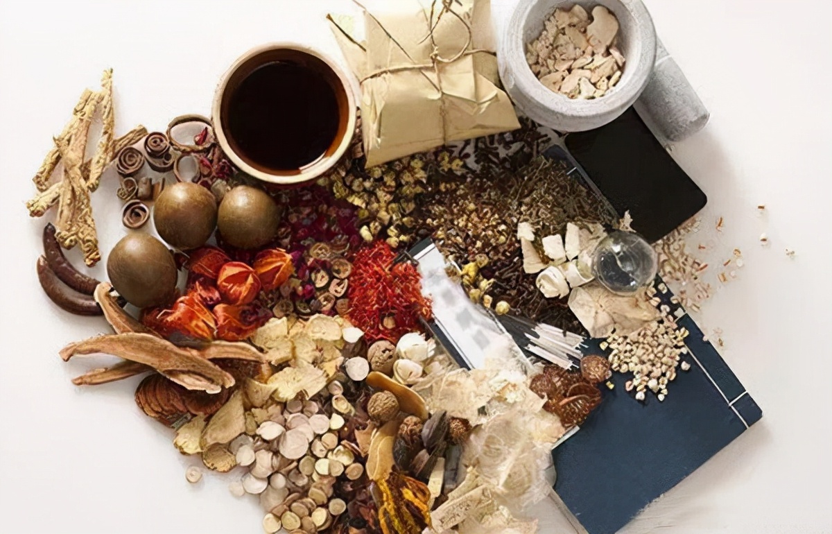 肾病喝草药能降低尿蛋白吗,吃补肾中药能治尿蛋白吗