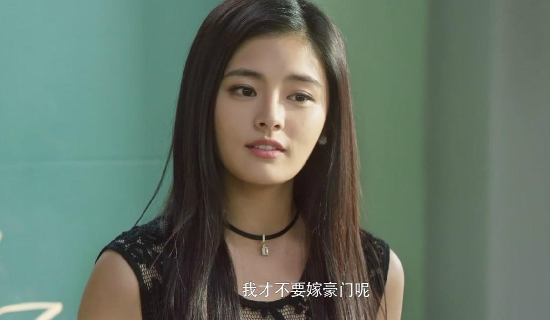 和郭富城传过绯闻，演过《美人鱼》，她还是陈钰琪版《倚天》小昭