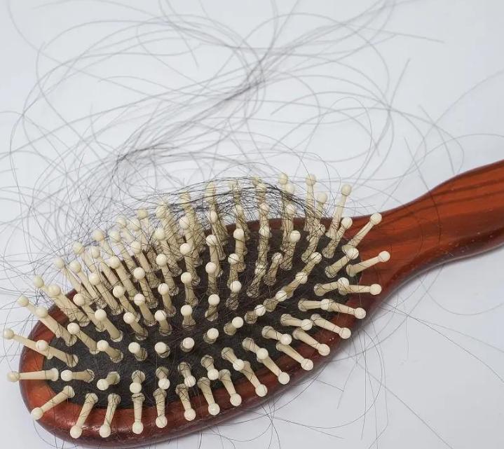 阴毛有何作用？要刮掉吗？从黑变白表示着什么？不要羞于了解