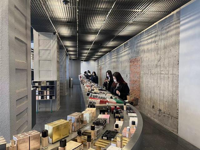 明码标价大牌彩妆,明码标价的化妆品小样