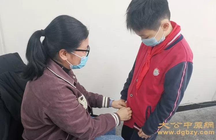 商丘市民二小学：同心抗“疫”守护师生安全