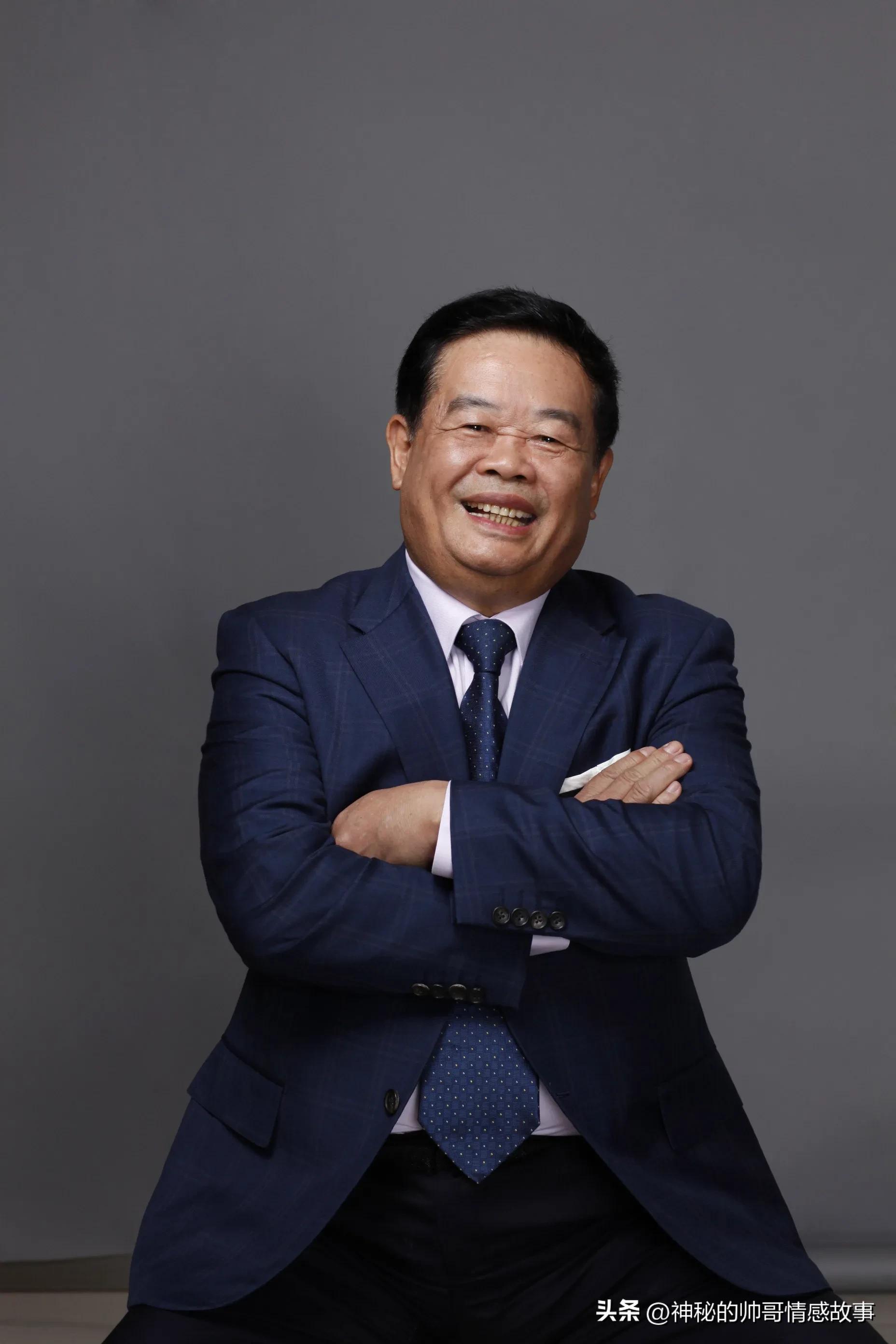 小小年纪胆子不小心在教导主任头上撒尿！顽皮少年曹得旺