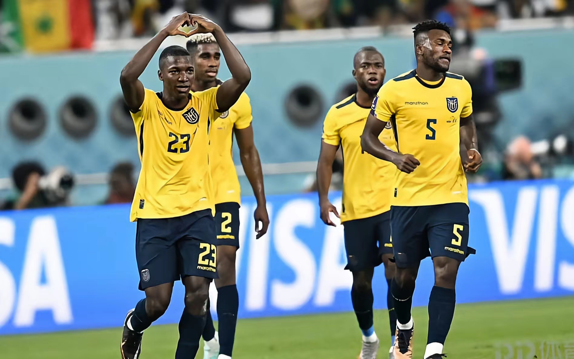 2022年诗意世界杯第一回山回路转不见君，雪上空留马行处