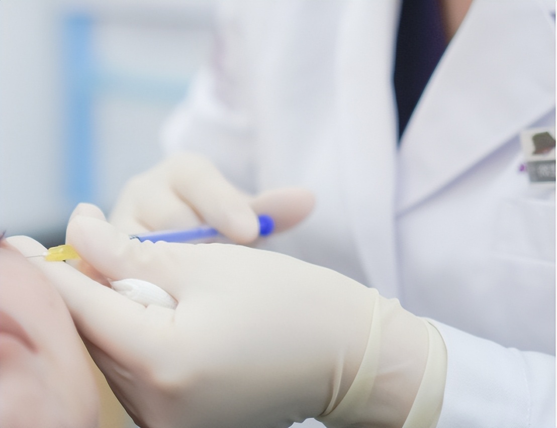 脸部皮肤破了可以刷酸吗,面部刷酸灼伤皮肤怎么恢复