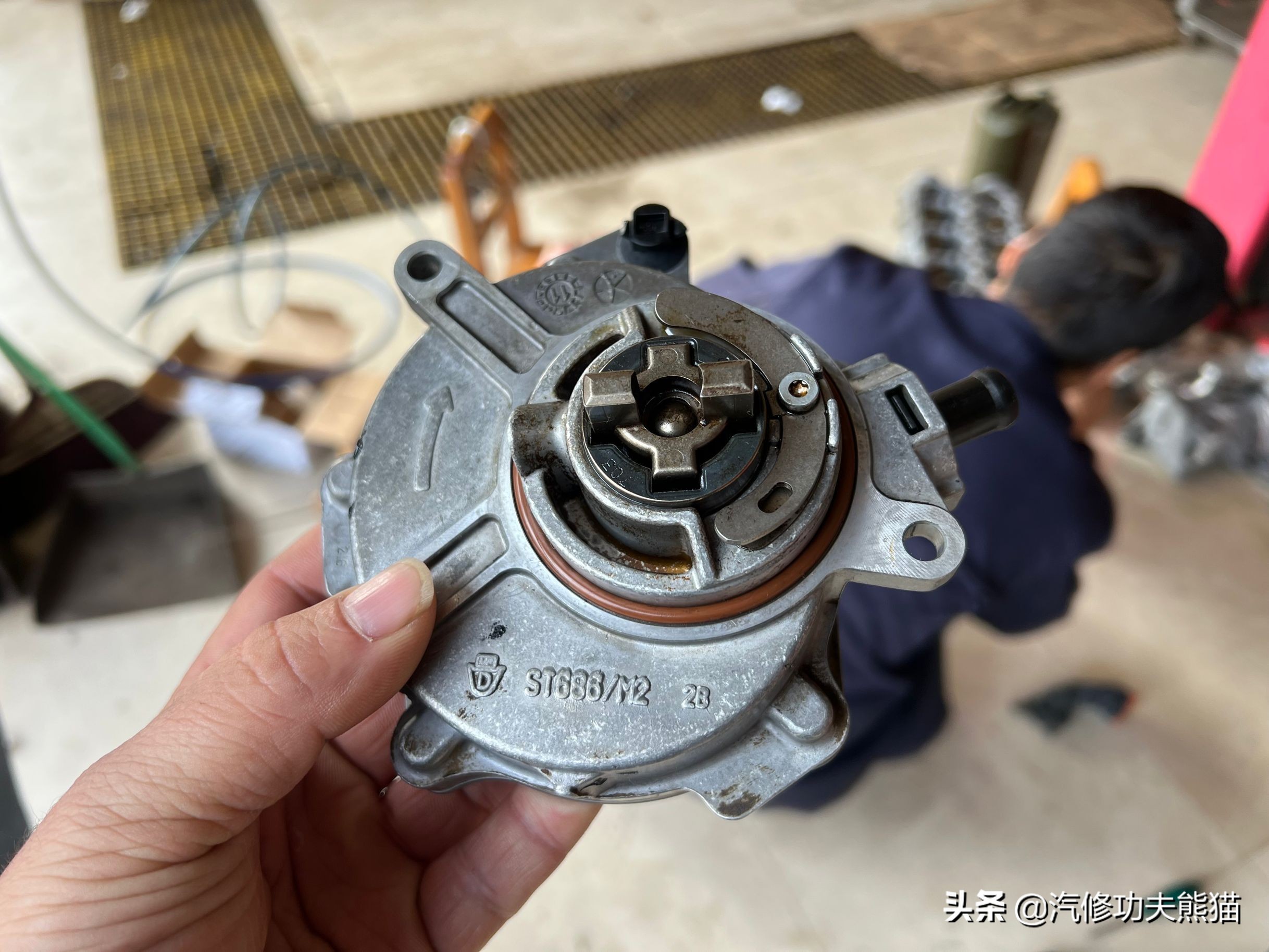 奥迪大众保时捷烧机油专修,2.0t奥迪a6烧机油吗