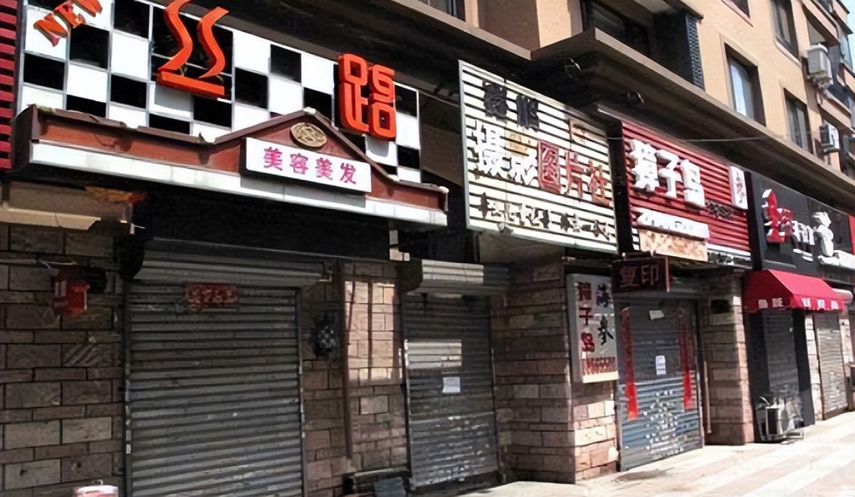 在“活下去”的口号下，遍地“旺铺转让”，董明珠直指实体前途