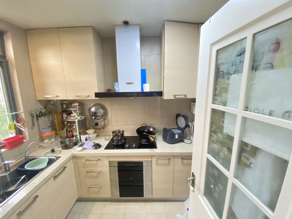 售：「张江汤臣豪园四期」高楼层90㎡两房，精装修带车位