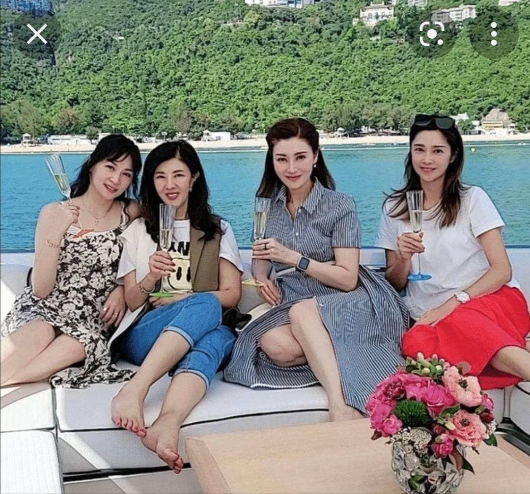 香港名媛鄙视链：深扒不是老钱却站在顶端的眼镜店老板娘邱李茂琪