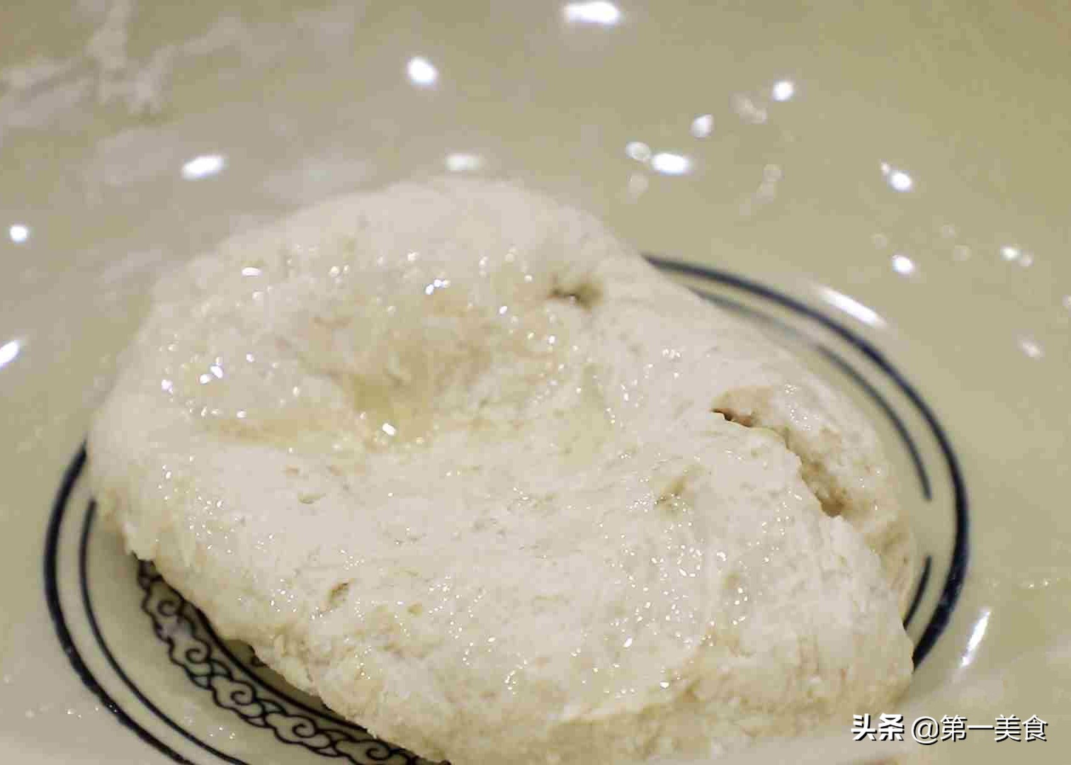 鸡蛋灌饼最好吃的小摊,最简单的小吃鸡蛋灌饼做法全过程