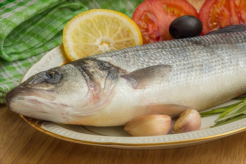 入秋后买海鲜，别忘挑5种“海鱼”，野生海鱼居多，肉质嫩还便宜