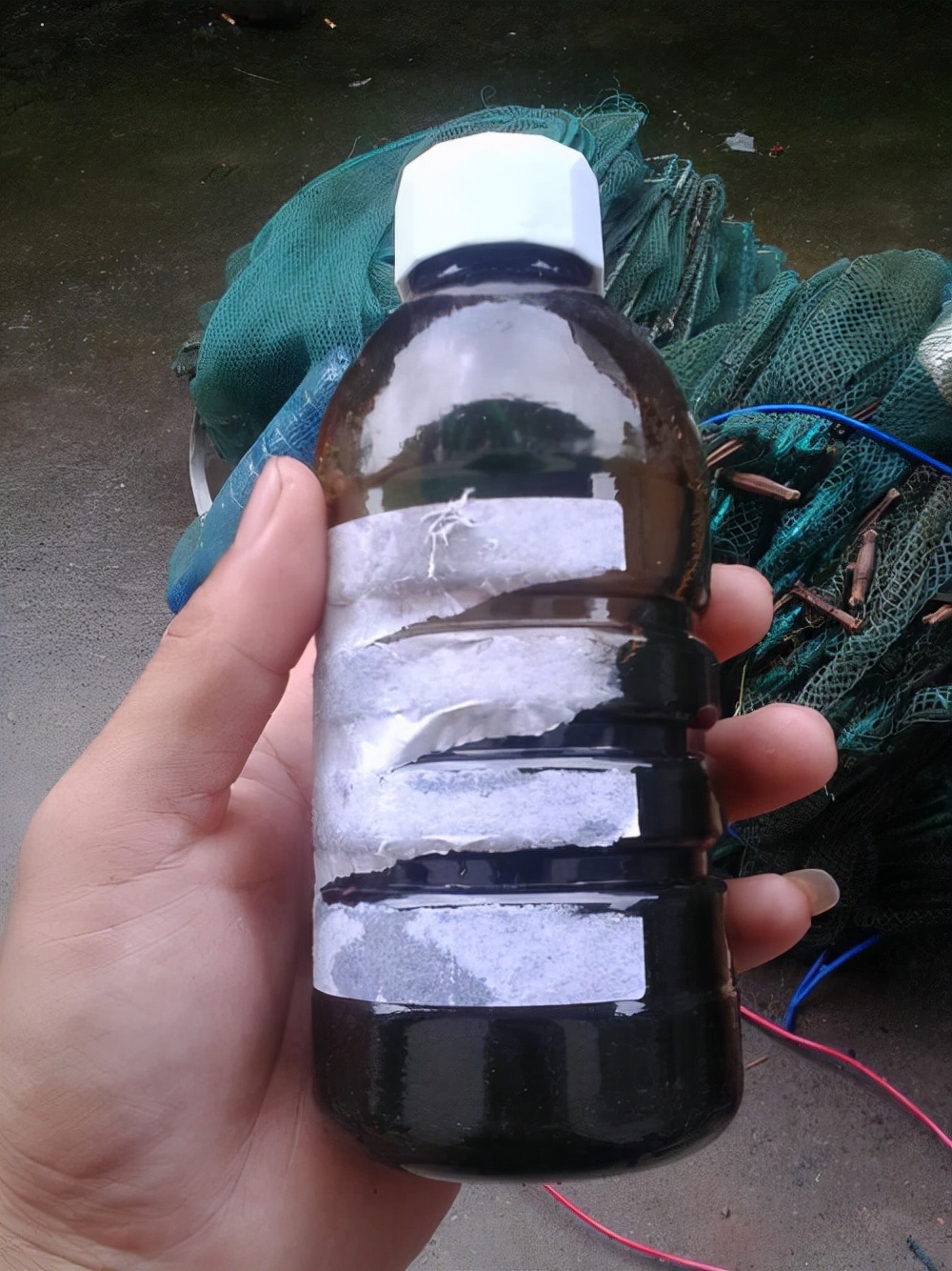 故事:非洲17岁女孩长满络腮胡,毛发从鼻孔长到脖子,身体有何异常