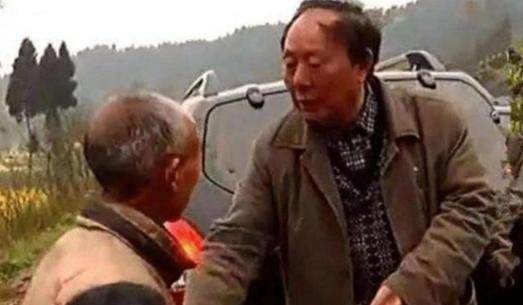 55岁农村老汉花120元买大学生后续,50岁的老汉花30万娶贵州女子