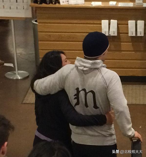 亨利卡维尔超人戴帽子,超人亨利卡维尔腹肌