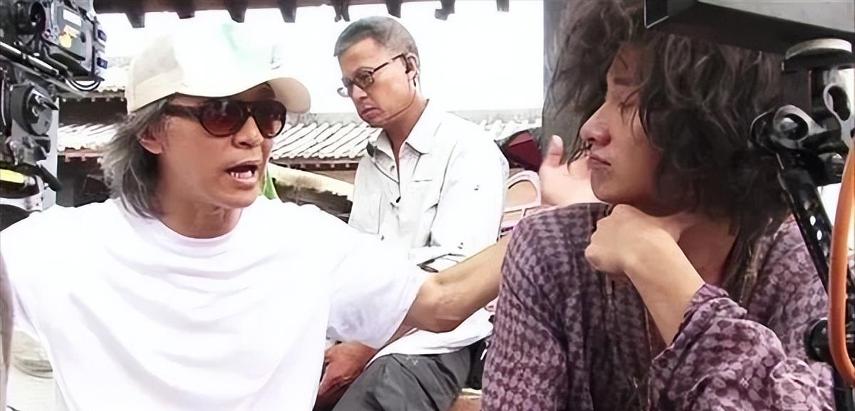 周星驰宣布要拍少林女足,外国人看待周星驰要拍少林女足