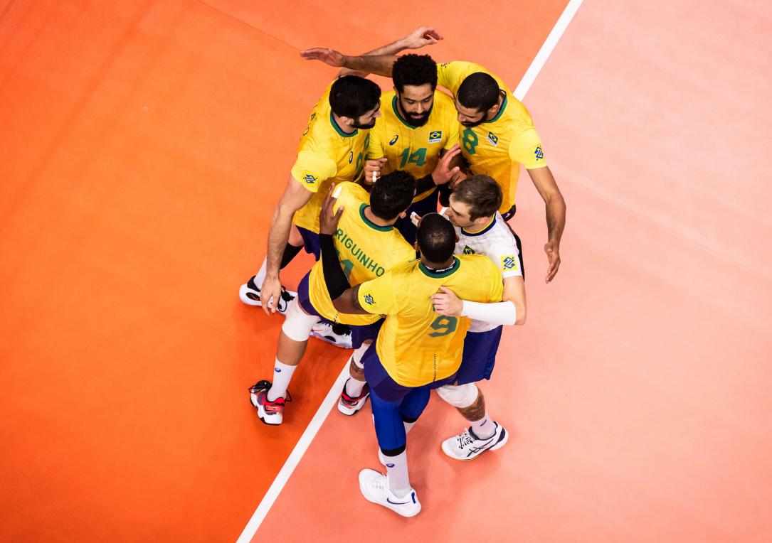 惜败日本惨遭大逆转,回顾国足最惨痛失利0-8不敌巴西