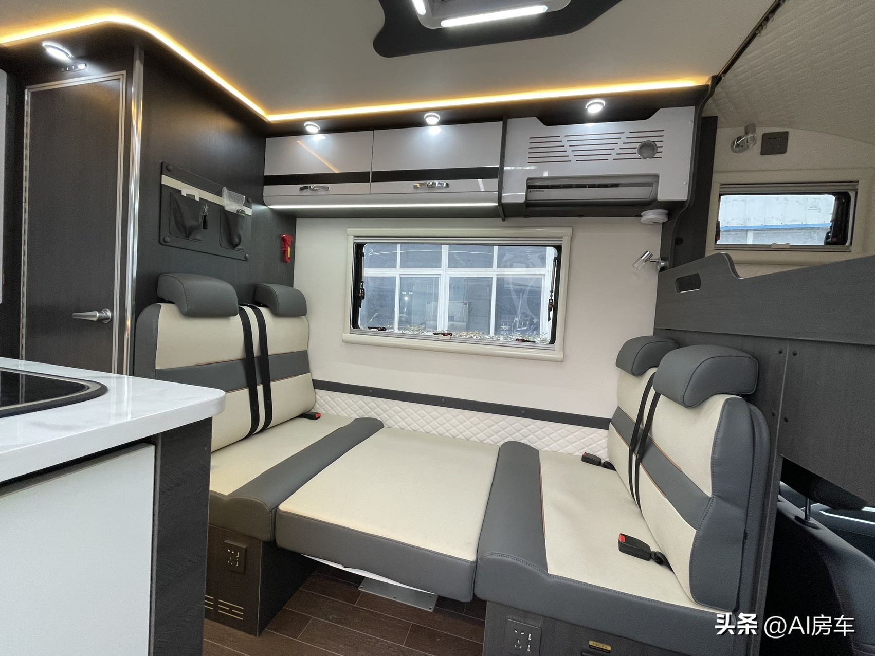 上汽大通t70柴油自动高配版房车,大通t70升顶四驱房车