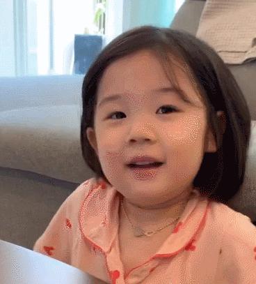 最近超火的可爱小女孩表情包,小女孩可爱萌表情包