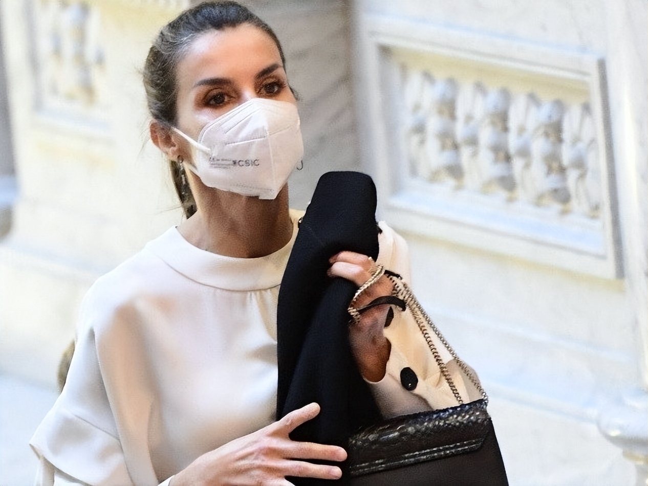 47岁西班牙王后现状,47岁西班牙王后颜值暴跌