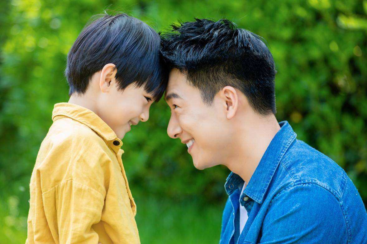 男孩也要“富”养，养育男孩，记得从小对他好一点