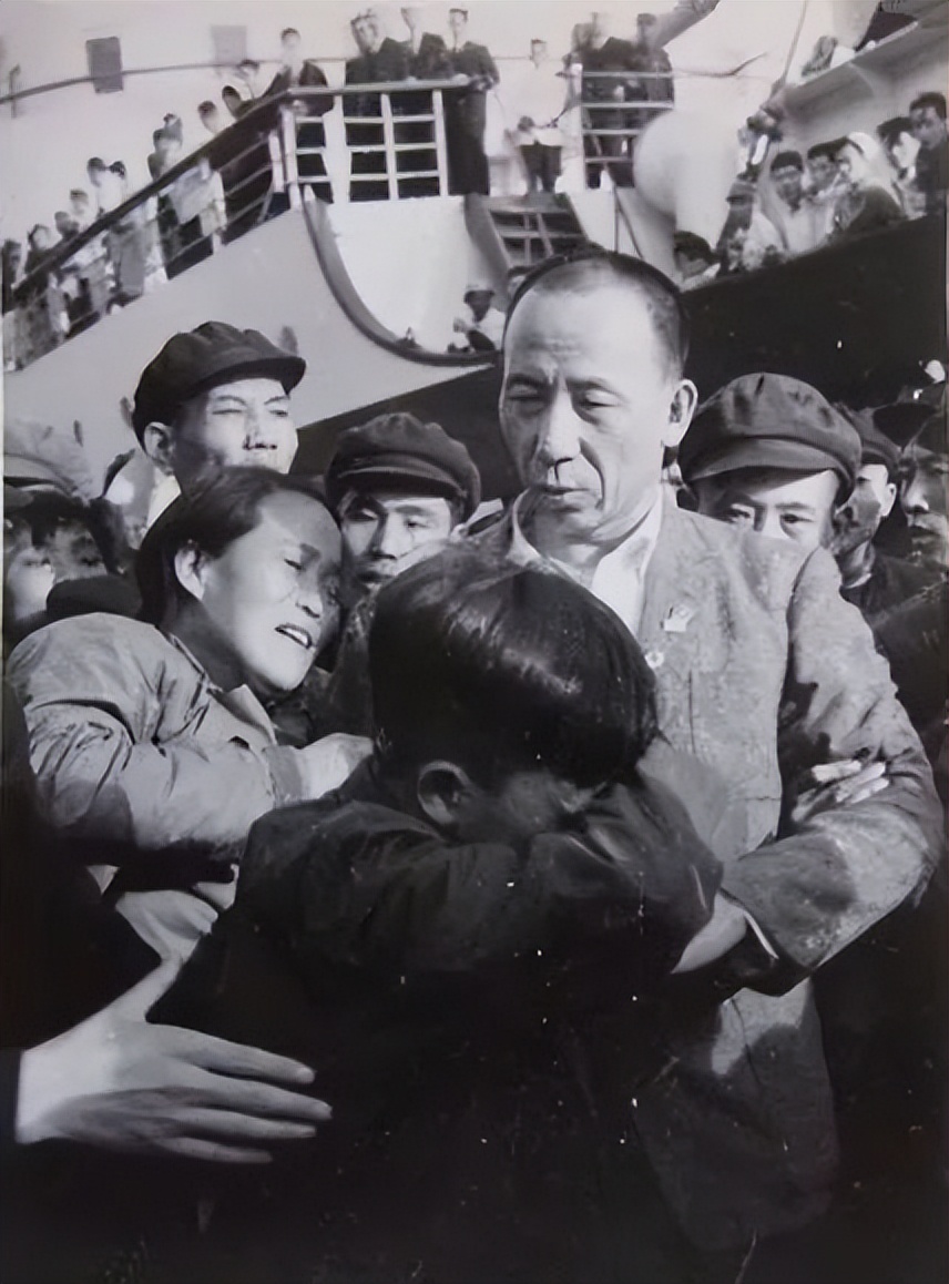 1958年，日本将抓到的一野人送回中国，*少奇刘**亲自接见，他是谁?