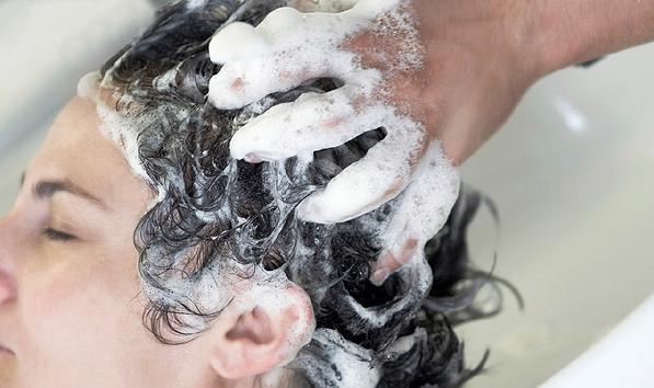 头皮长疙瘩和脓包的常见原因,头皮总是长疙瘩或脓包是什么原因