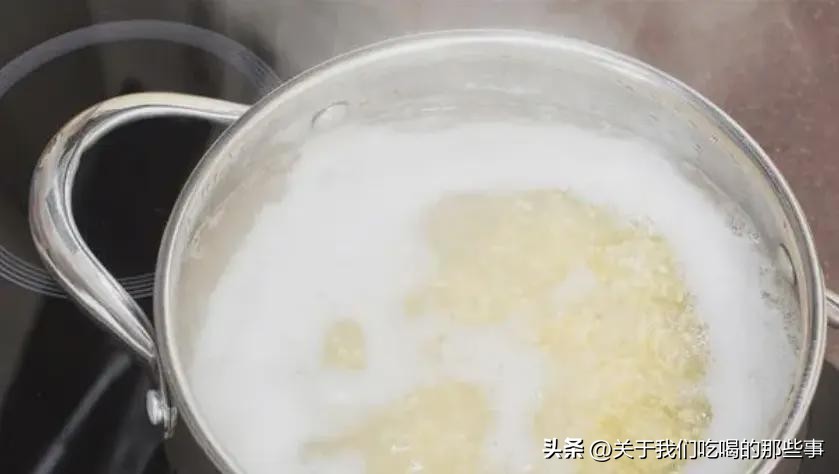 熬小米粥时直接下锅煮是大忌,熬小米粥为什么不黄