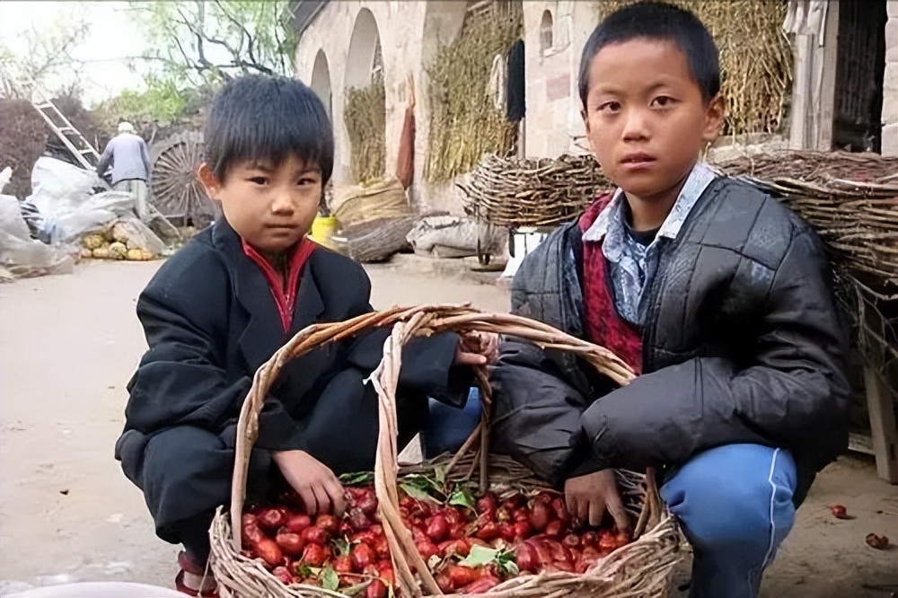 穷人不该生娃是哪个高材生说的,女大学生说穷人不该生娃