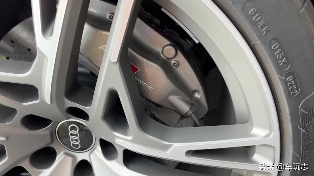 2019奥迪r8跟2020款奥迪r8,5.2v10奥迪r8限量版